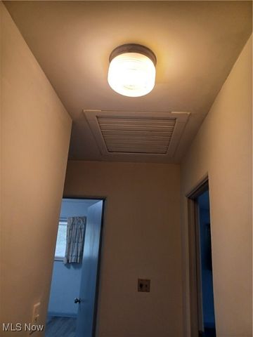 1050 Park Circle, Girard, OH 44420