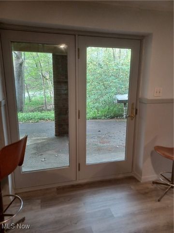 1050 Park Circle, Girard, OH 44420