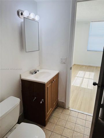 486 NW 165th St Rd B-201, Miami, FL 33169