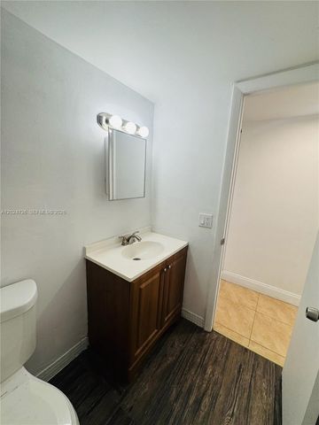 486 NW 165th St Rd B-201, Miami, FL 33169