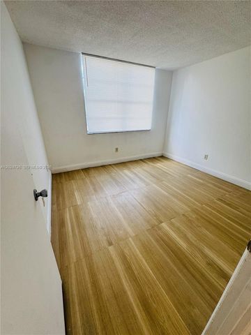 486 NW 165th St Rd B-201, Miami, FL 33169