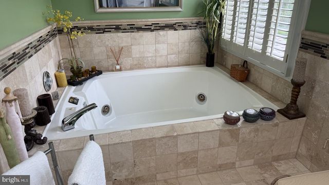21900 HUNTMASTER DR, Gaithersburg, MD 20882