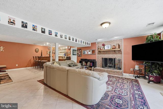 21900 HUNTMASTER DR, Gaithersburg, MD 20882