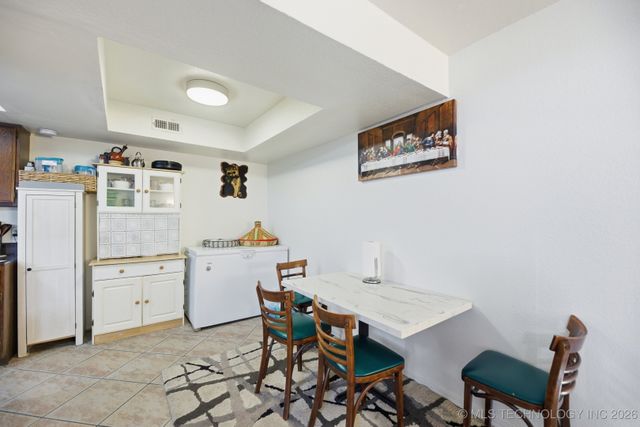 6514 S Memorial Drive J, Tulsa, OK 74133