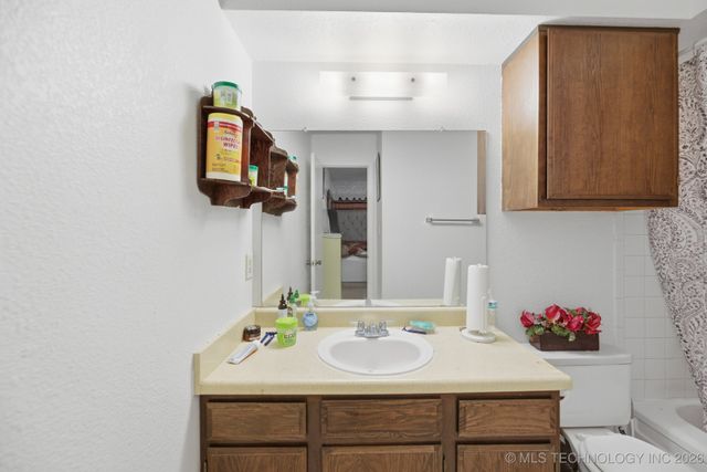 6514 S Memorial Drive J, Tulsa, OK 74133