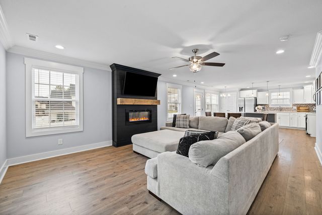 893 Limestone Way, Clarksville, TN 37043