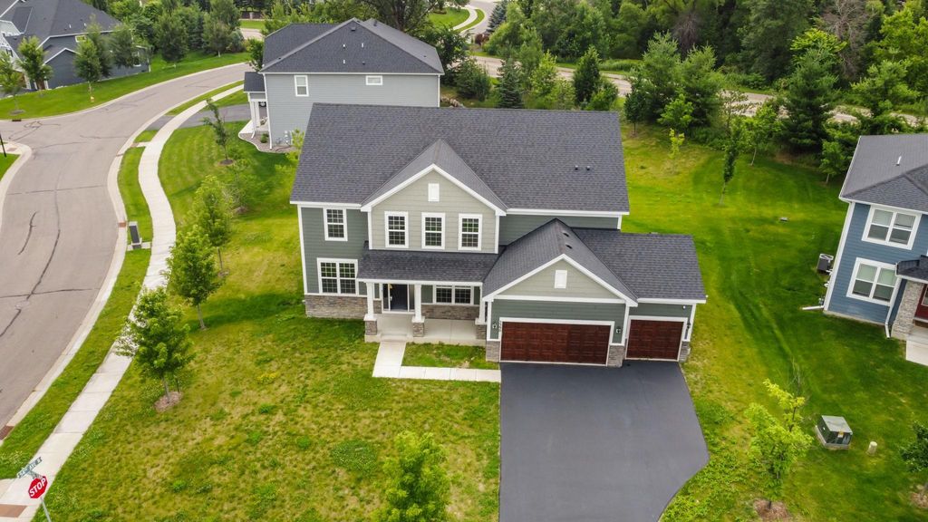 5390 Everest Lane N, Plymouth, MN 55446
