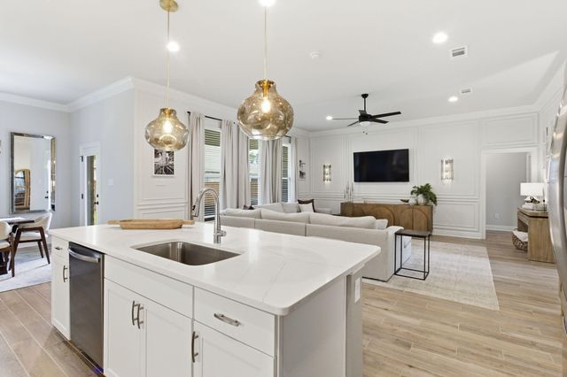 140 Flora Lane, Freeport, FL 32439
