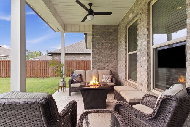 140 Flora Lane, Freeport, FL 32439