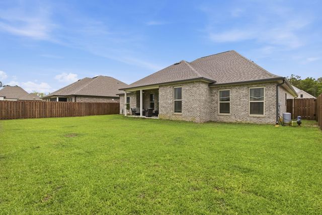 140 Flora Lane, Freeport, FL 32439