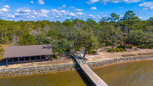 140 Flora Lane, Freeport, FL 32439
