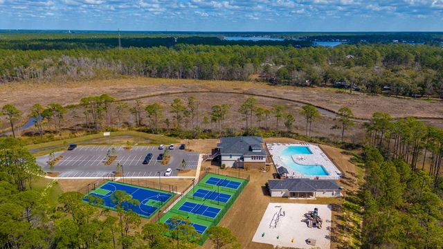 140 Flora Lane, Freeport, FL 32439