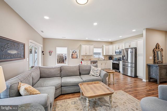 1405 BOUDINOT AVE, Burlington, NJ 08016