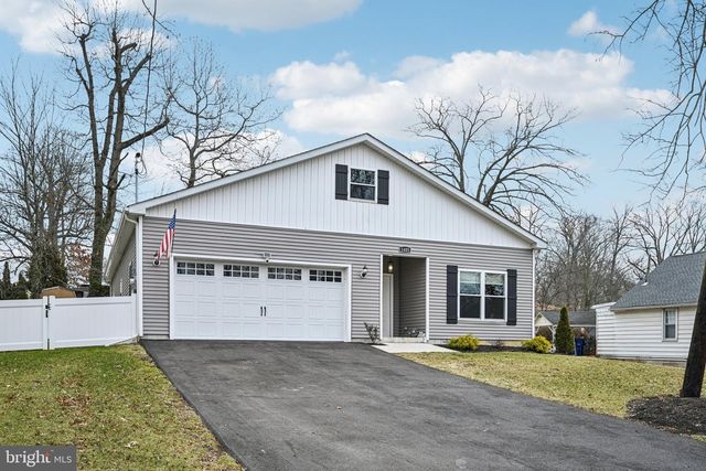 1405 BOUDINOT AVE, Burlington, NJ 08016