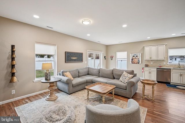 1405 BOUDINOT AVE, Burlington, NJ 08016