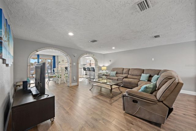 5702 RIDDLE ROAD, Holiday, FL 34690