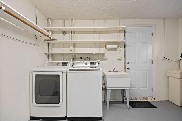 5702 RIDDLE ROAD, Holiday, FL 34690