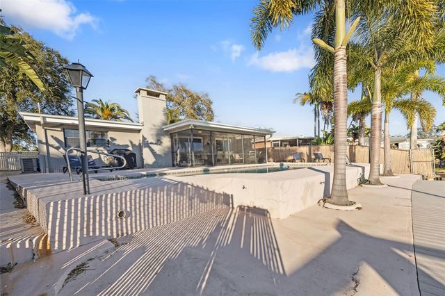 5702 RIDDLE ROAD, Holiday, FL 34690