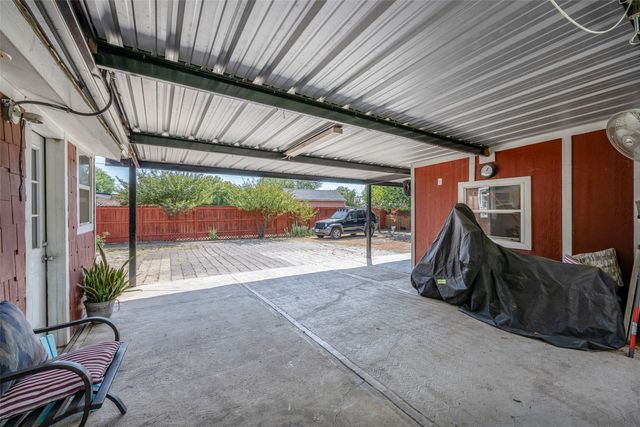 1616 Beaumont Street, Fort Worth, TX 76106