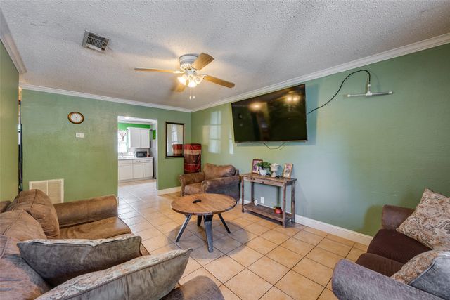 1616 Beaumont Street, Fort Worth, TX 76106