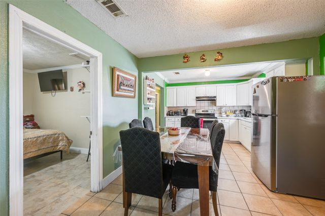 1616 Beaumont Street, Fort Worth, TX 76106