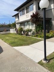 1860 St. John Rd., M15-32C, Seal Beach, CA 90740