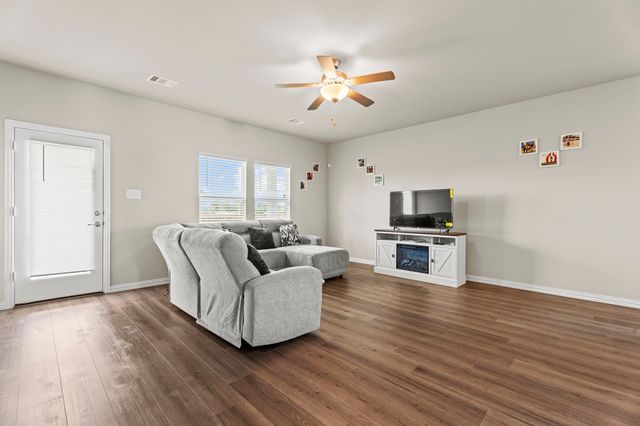 2275 Cliff Springs Drive, Forney, TX 75126