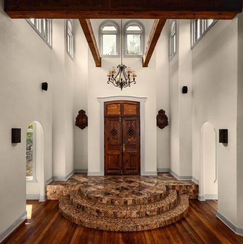 521 Rancho Grande DR, Wimberley, TX 78676
