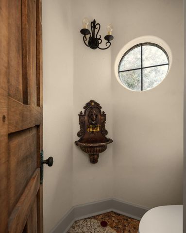 521 Rancho Grande DR, Wimberley, TX 78676