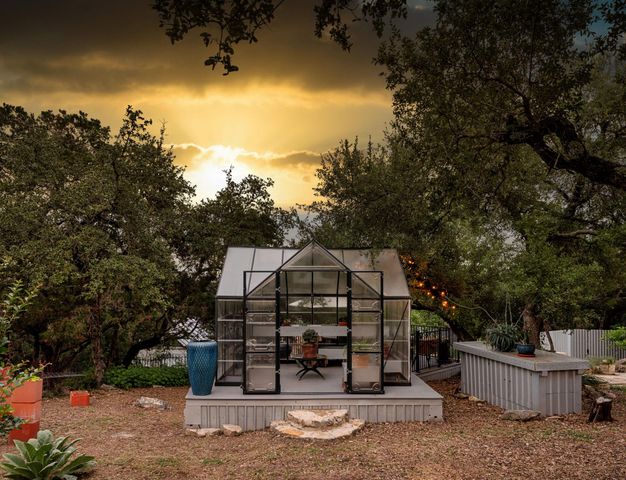 521 Rancho Grande DR, Wimberley, TX 78676