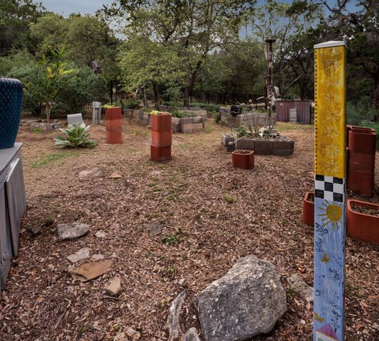 521 Rancho Grande DR, Wimberley, TX 78676