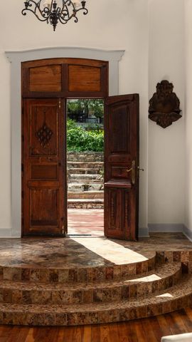521 Rancho Grande DR, Wimberley, TX 78676