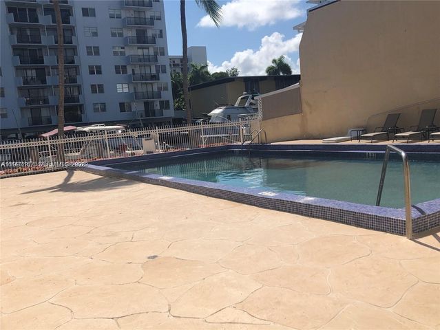 3720 NE 167th St 39, North Miami Beach, FL 33160