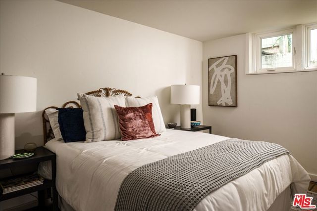 1741 Kent Street, Los Angeles, CA 90026