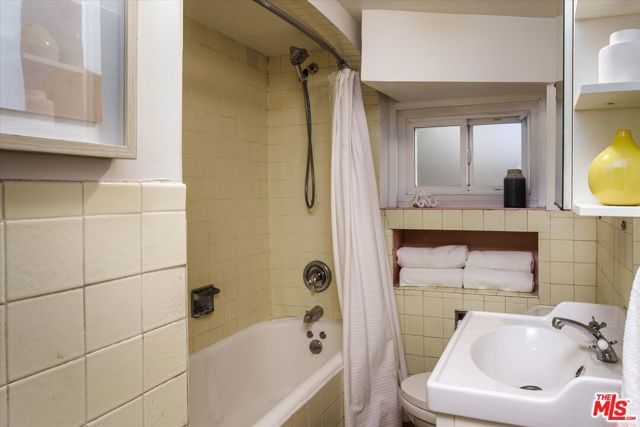 1741 Kent Street, Los Angeles, CA 90026