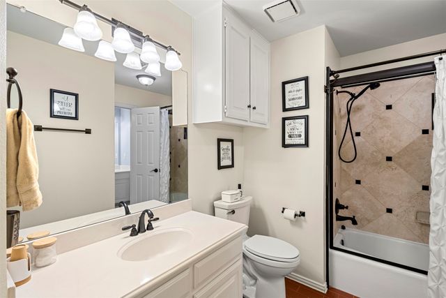 8 Park Place, Mansfield, TX 76063