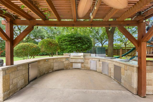 8 Park Place, Mansfield, TX 76063