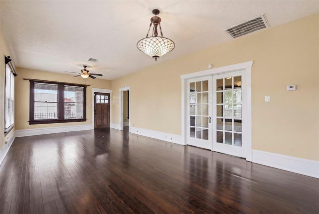 1211 Bingham Street, Houston, TX 77007