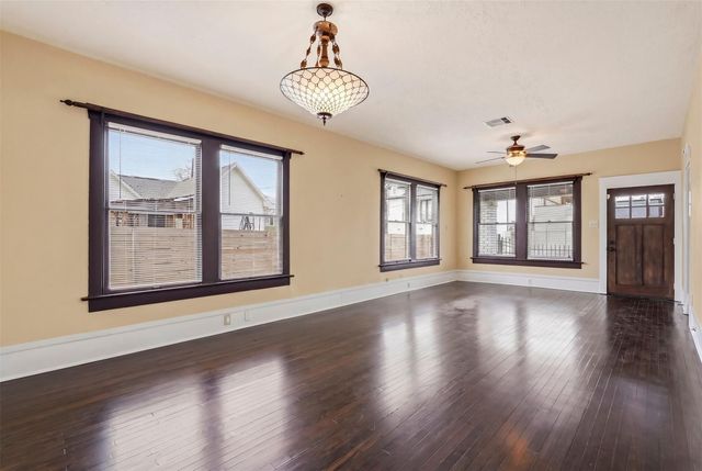 1211 Bingham Street, Houston, TX 77007