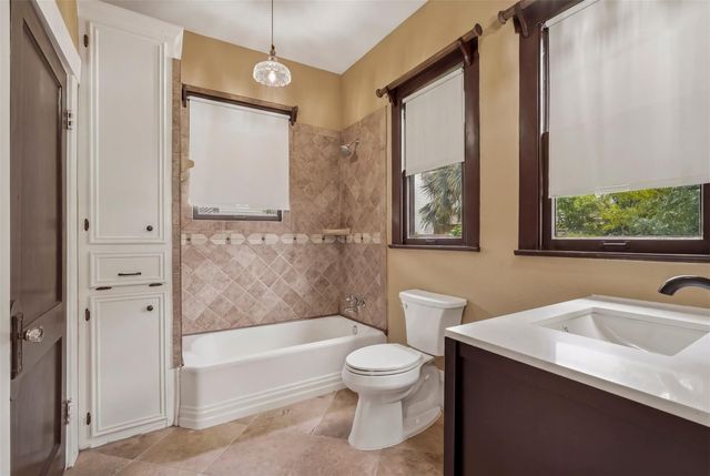 1211 Bingham Street, Houston, TX 77007