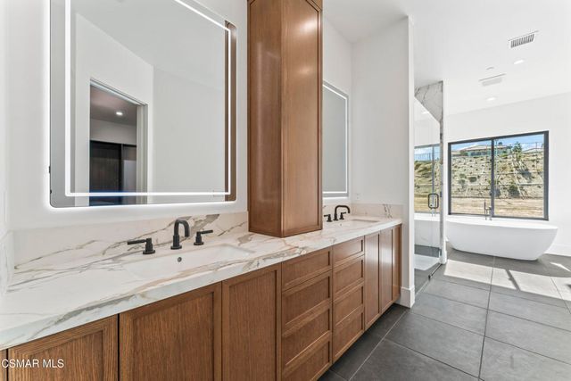 532 Corte Corrida, Camarillo, CA 93010