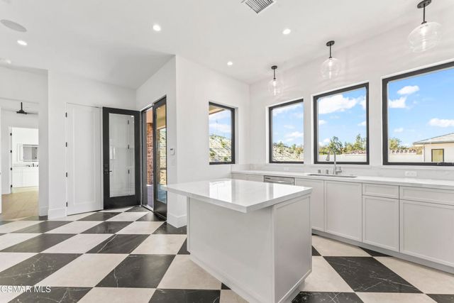 532 Corte Corrida, Camarillo, CA 93010