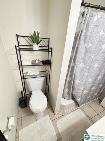 4731 Vera Cruz Road 6, Emmaus Boro, PA 18049