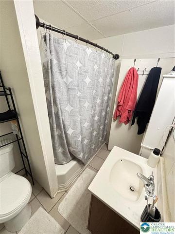 4731 Vera Cruz Road 6, Emmaus Boro, PA 18049