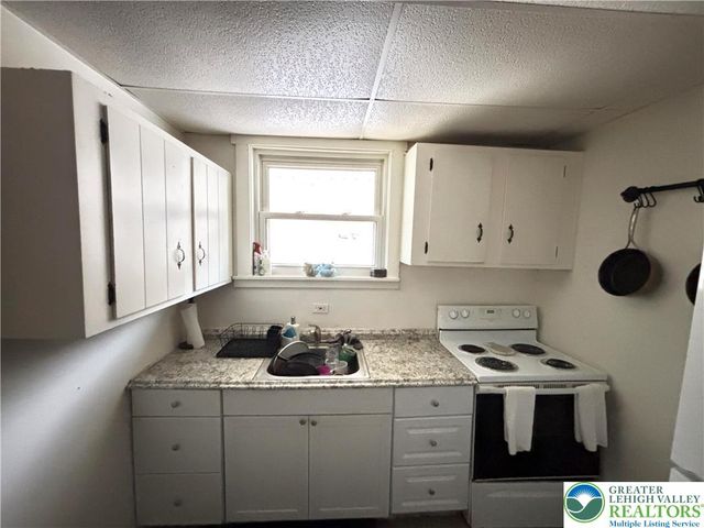 4731 Vera Cruz Road 6, Emmaus Boro, PA 18049