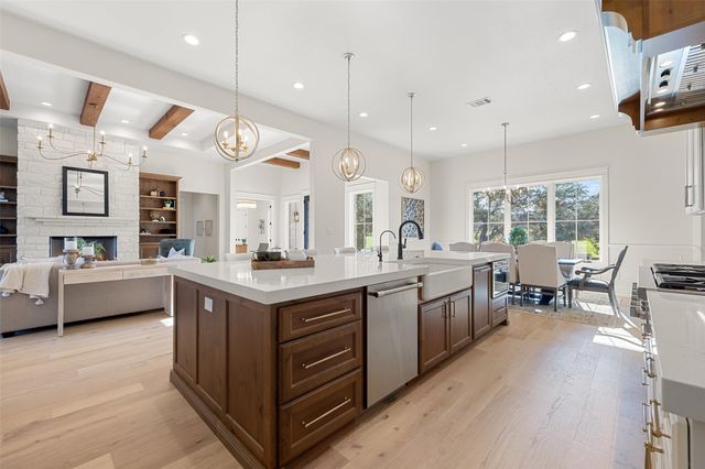 2401 Sailboat PASS, Spicewood, TX 78669