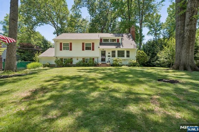 17 Orange Place, Wayne, NJ 07470