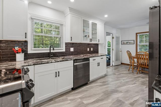 17 Orange Place, Wayne, NJ 07470