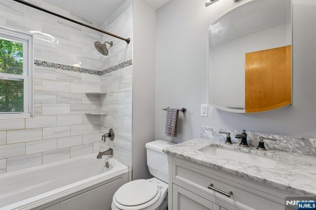 17 Orange Place, Wayne, NJ 07470