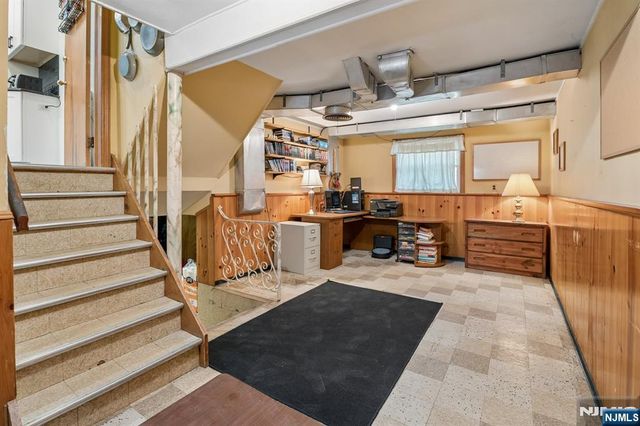 17 Orange Place, Wayne, NJ 07470